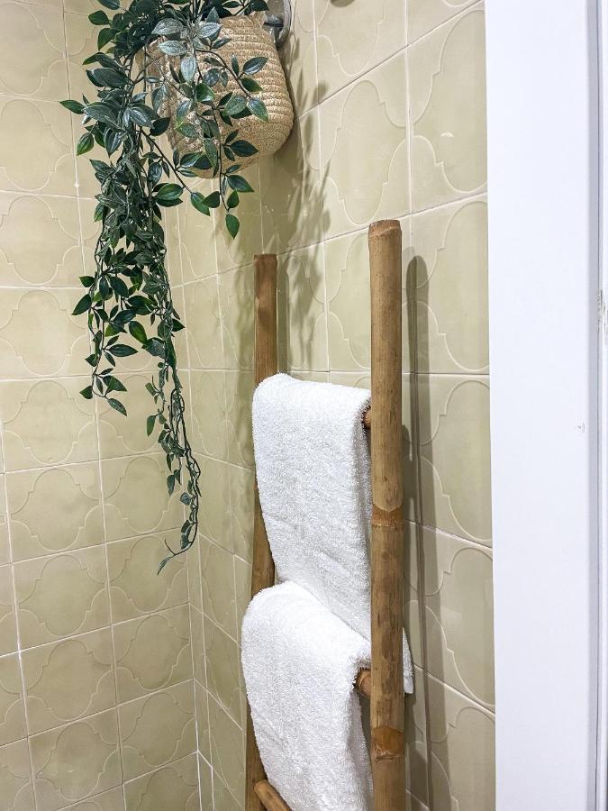 H&H Suite El Mirlo Гранада Екстериор снимка